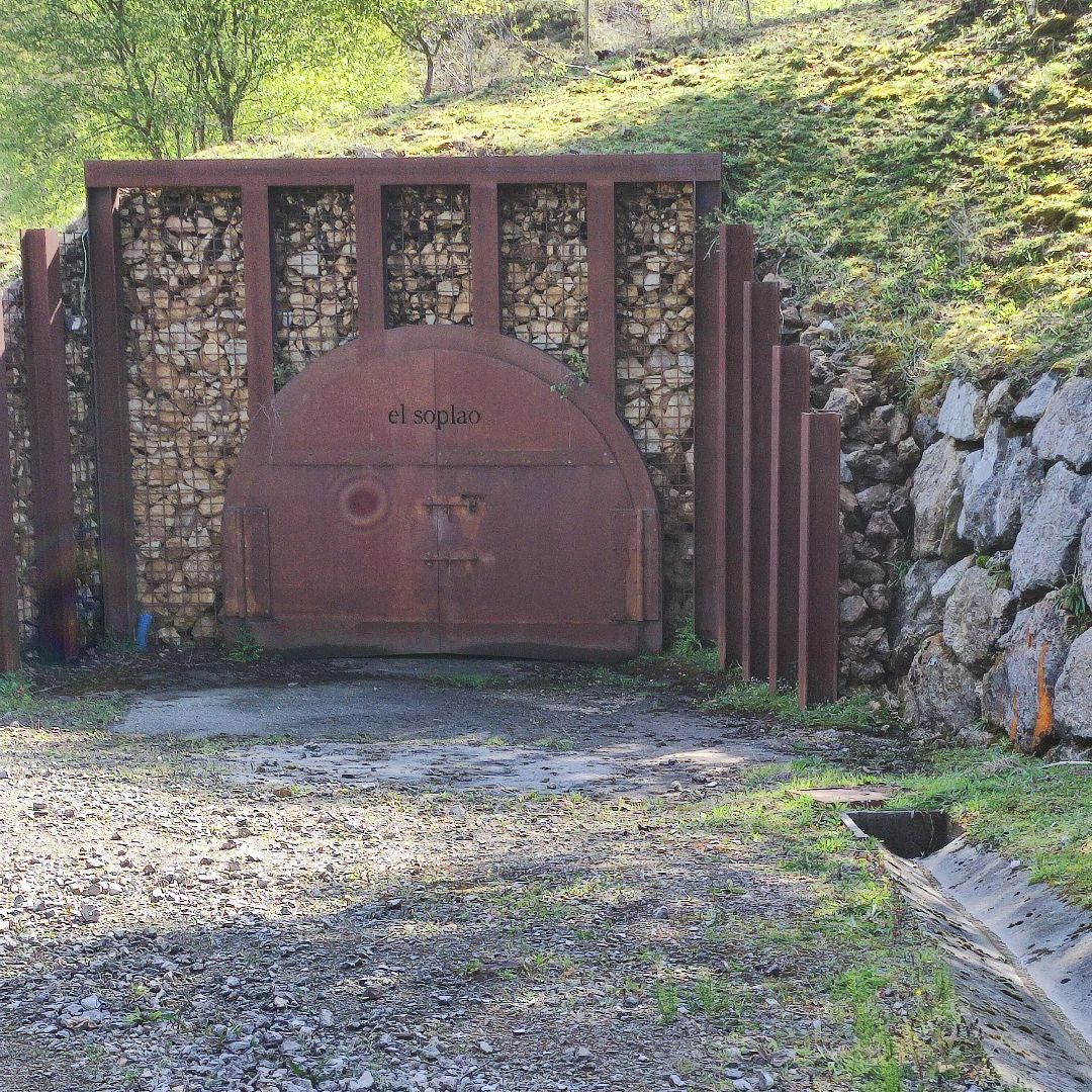 Entrée de la grotte El Soplao